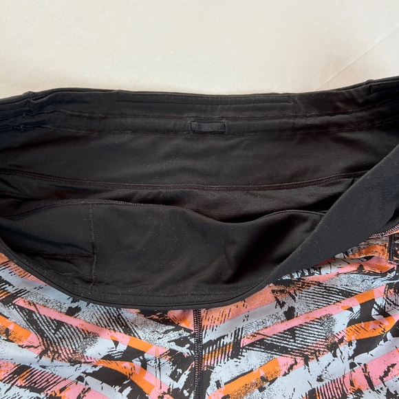 Lululemon Run Speed Shorts Multi Color & Black 4" Sz 10 - Picture 5 of 9